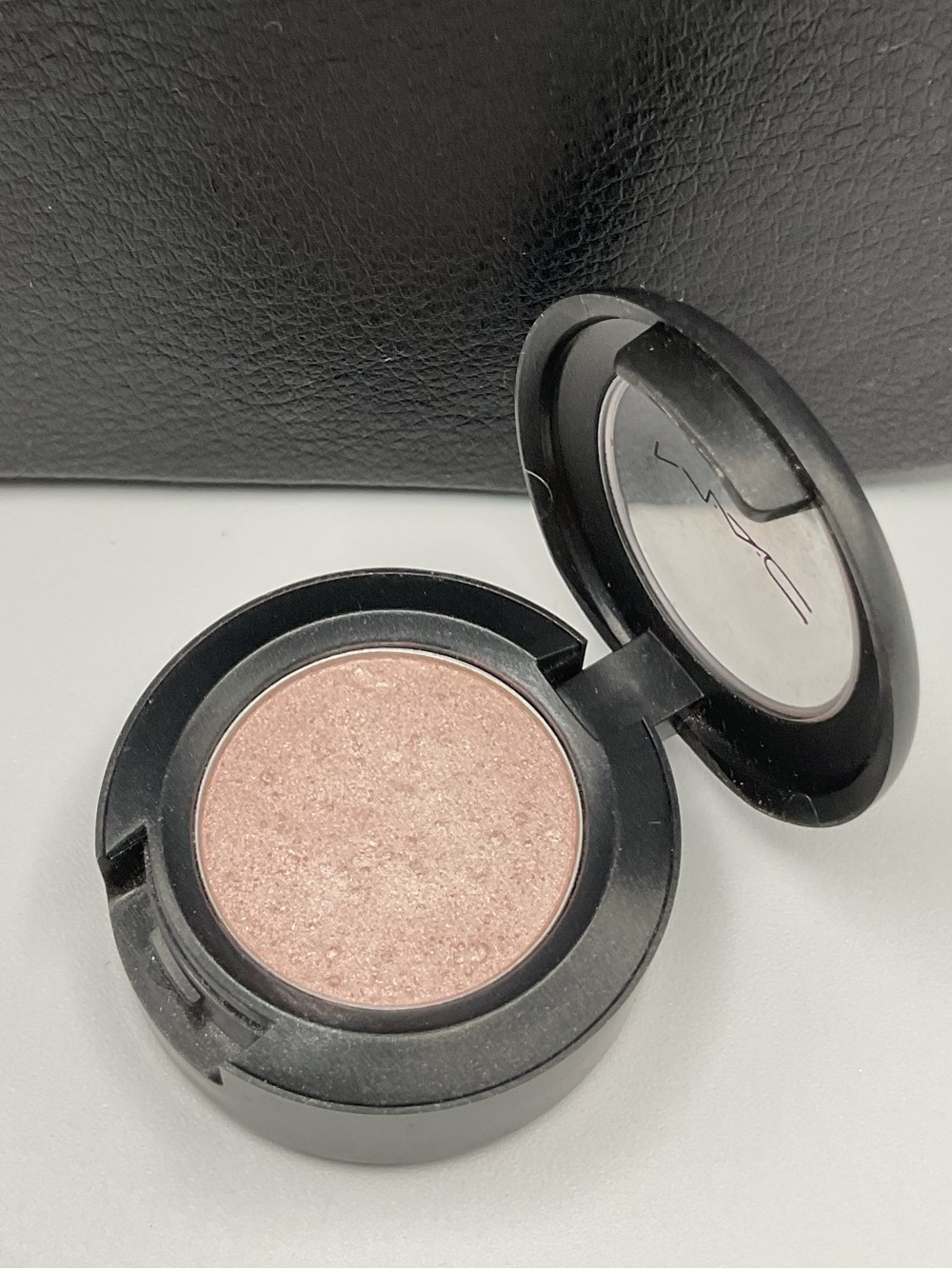MAC Cosmetics Frost Eyeshadow in Phloof! - Swatched, Rare, HTF, Discontinued - Picture 10 of 16